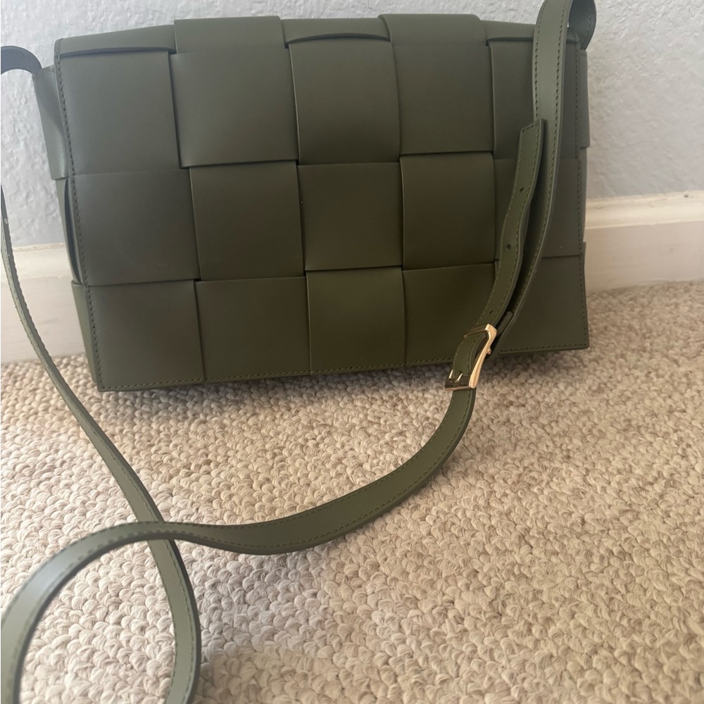 Chic Olive Green Crossbody Bag